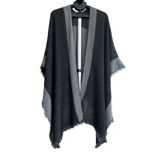 Nardi & Tagliaferri One size Poncho Wool Blend Gray Fringe Trim Shawl Wrap